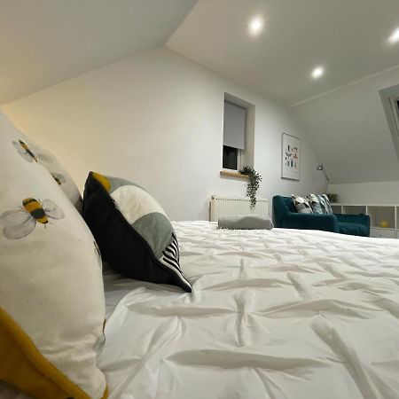 Unique Luxury Detached Apartment In Windsor That Sleeps 4 Eksteriør bilde