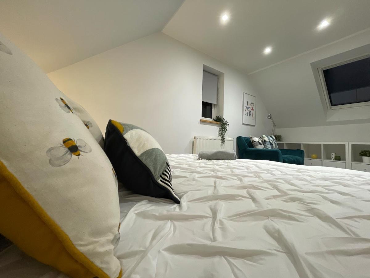 Unique Luxury Detached Apartment In Windsor That Sleeps 4 Eksteriør bilde