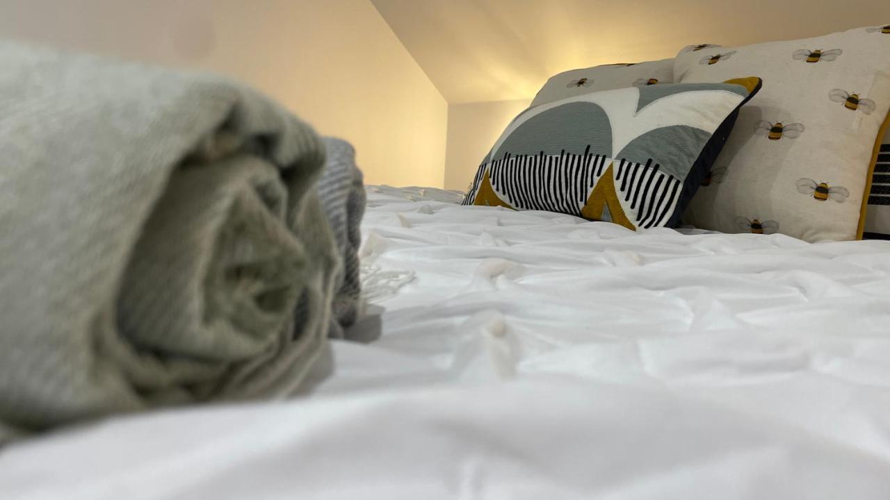 Unique Luxury Detached Apartment In Windsor That Sleeps 4 Eksteriør bilde