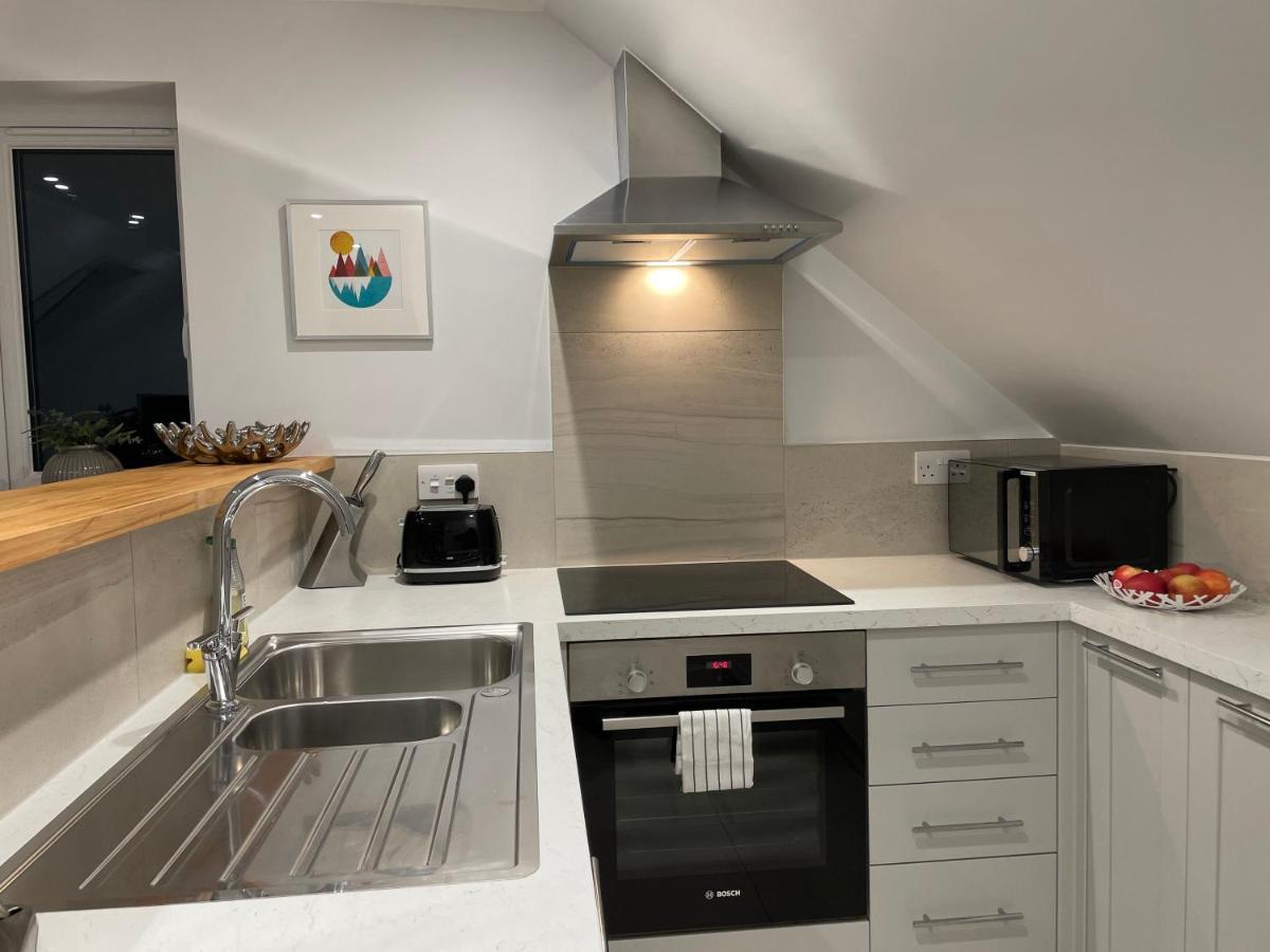 Unique Luxury Detached Apartment In Windsor That Sleeps 4 Eksteriør bilde