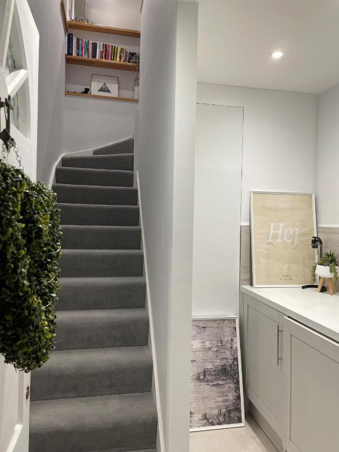 Unique Luxury Detached Apartment In Windsor That Sleeps 4 Eksteriør bilde