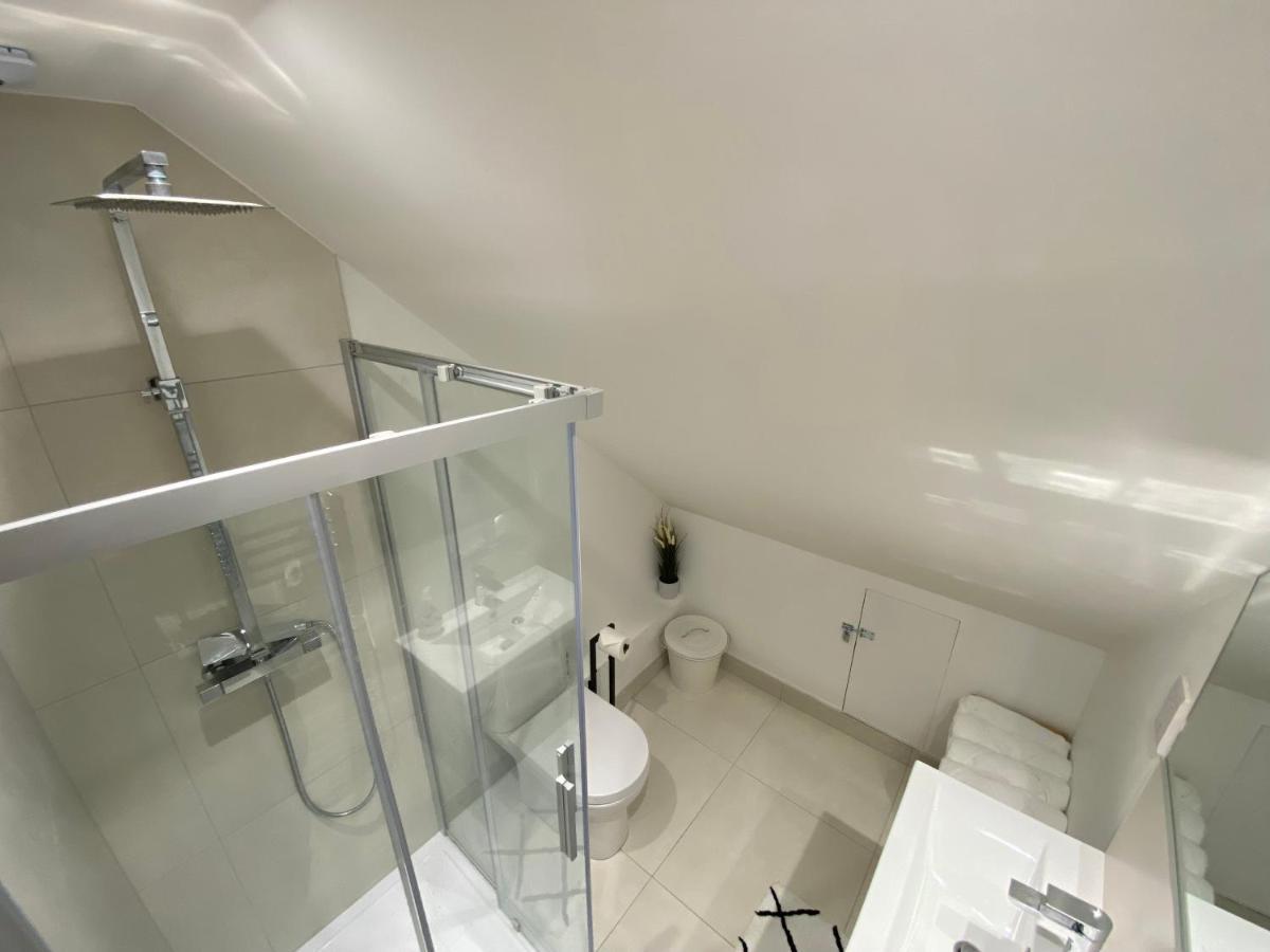 Unique Luxury Detached Apartment In Windsor That Sleeps 4 Eksteriør bilde