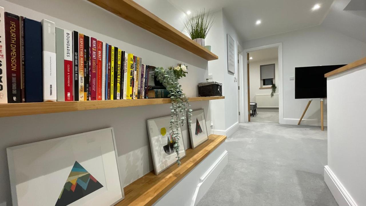 Unique Luxury Detached Apartment In Windsor That Sleeps 4 Eksteriør bilde