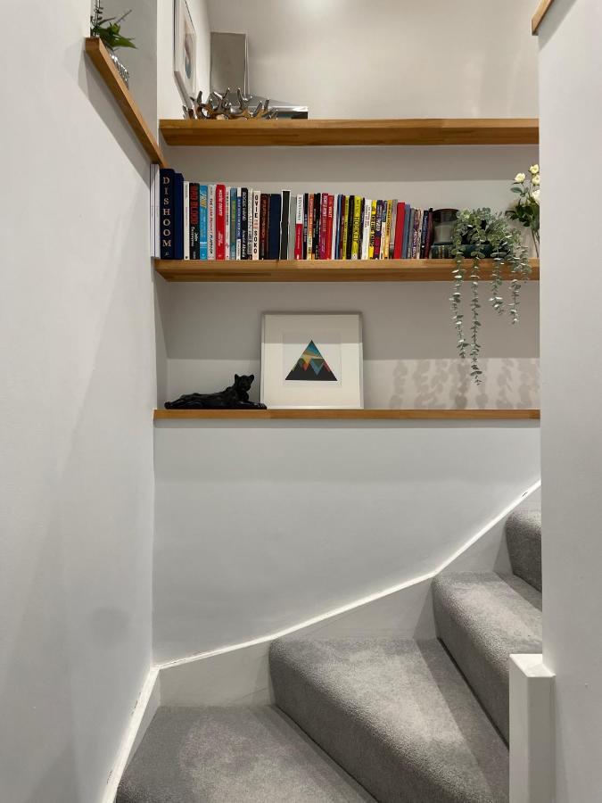 Unique Luxury Detached Apartment In Windsor That Sleeps 4 Eksteriør bilde