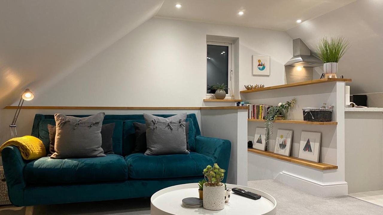 Unique Luxury Detached Apartment In Windsor That Sleeps 4 Eksteriør bilde