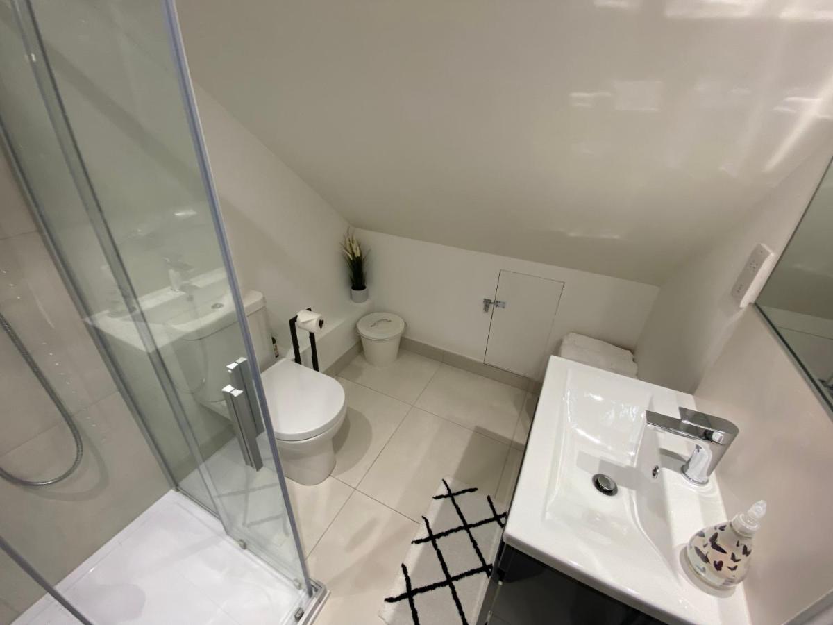 Unique Luxury Detached Apartment In Windsor That Sleeps 4 Eksteriør bilde