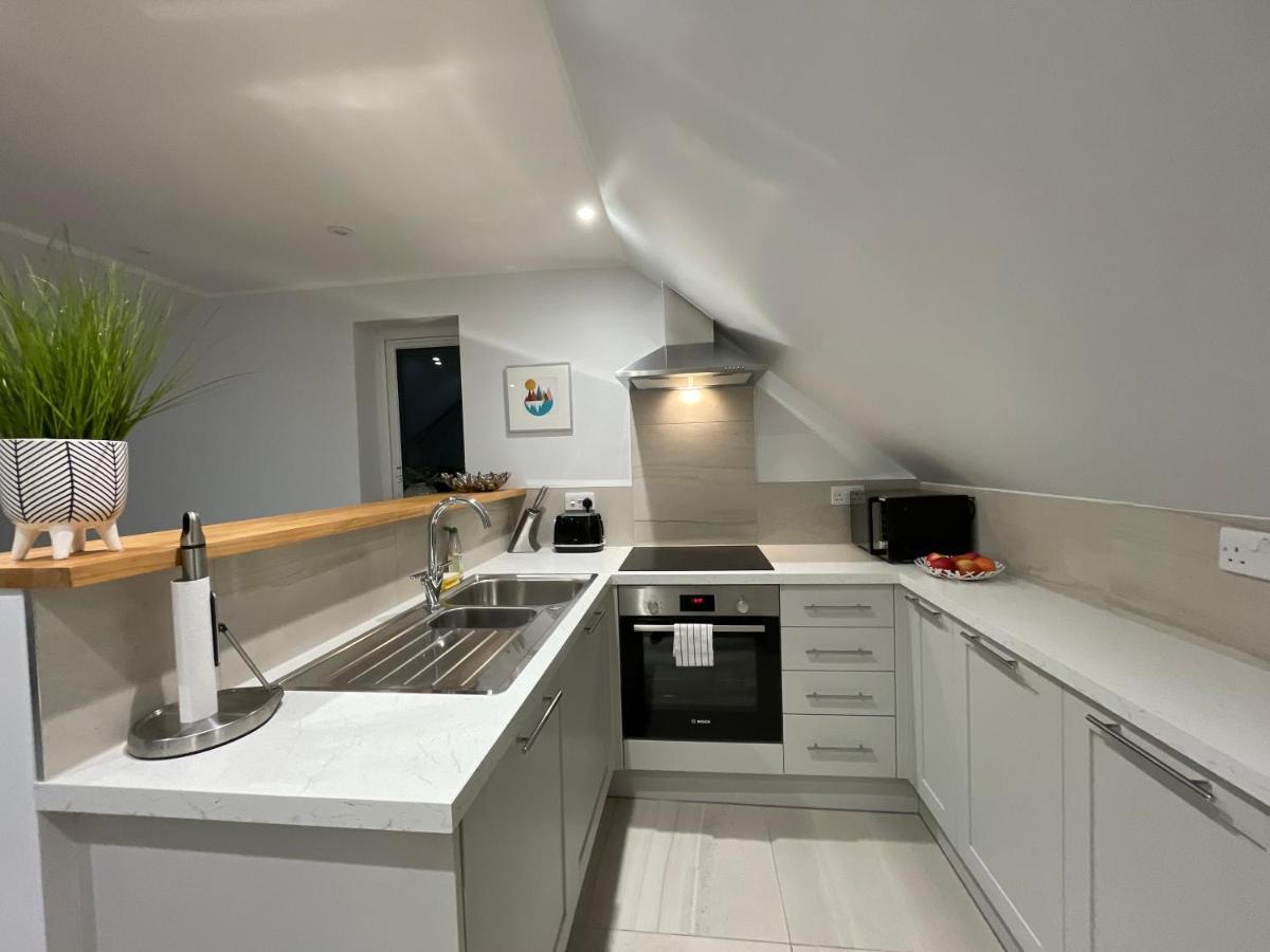 Unique Luxury Detached Apartment In Windsor That Sleeps 4 Eksteriør bilde